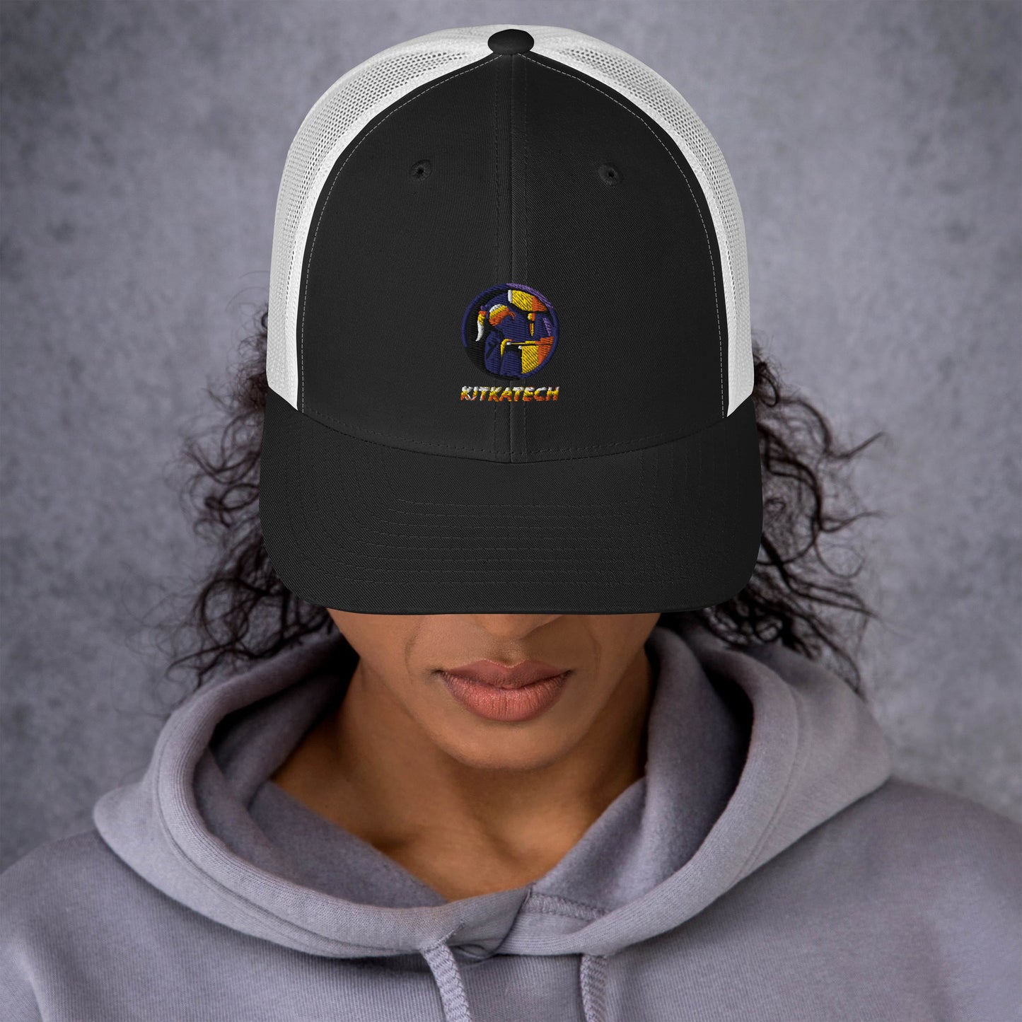 "Kitkatech" trucker lippis