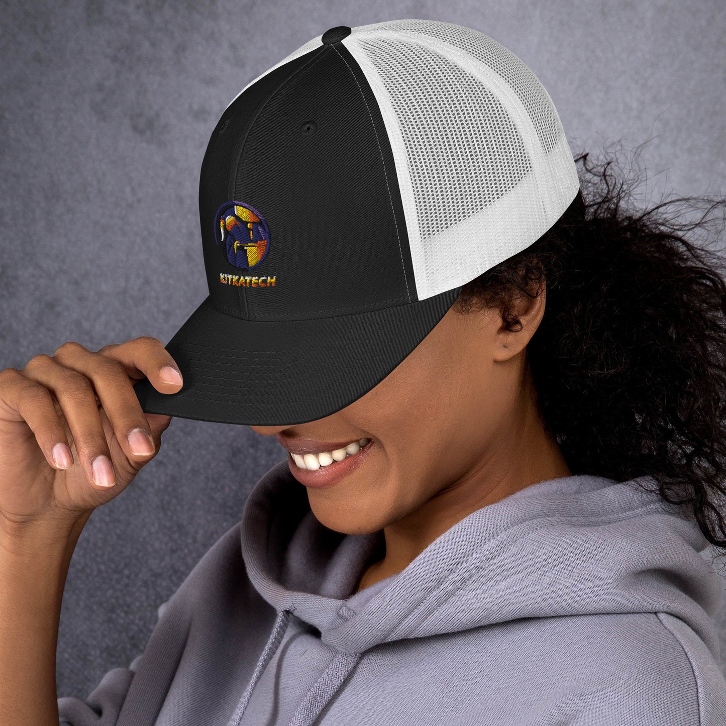 "Kitkatech" trucker lippis