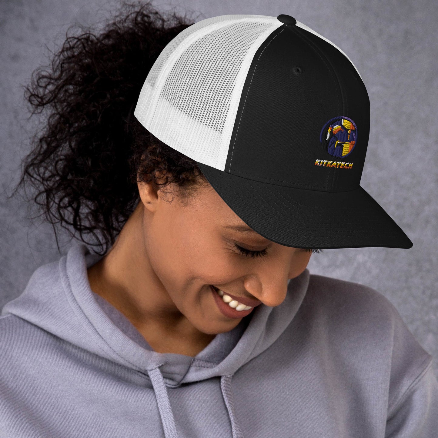 "Kitkatech" trucker lippis