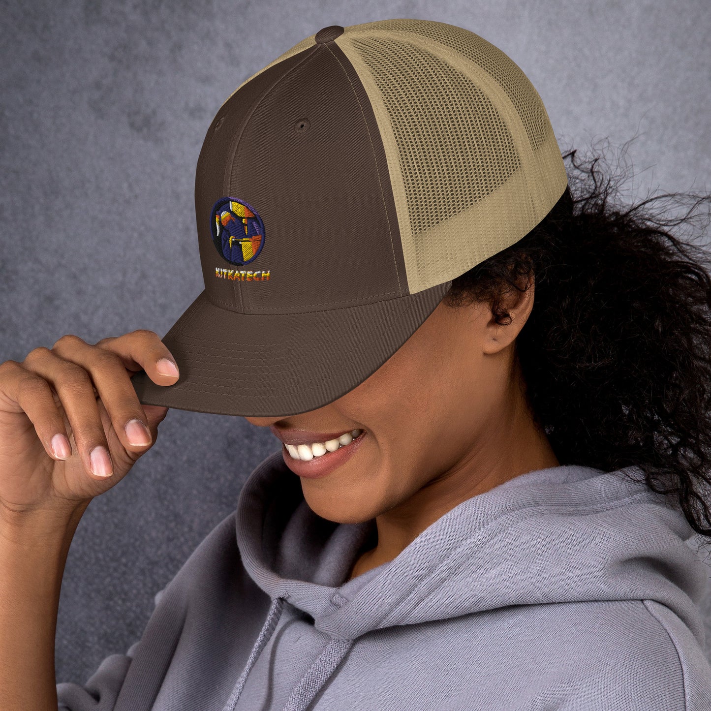 "Kitkatech" trucker lippis