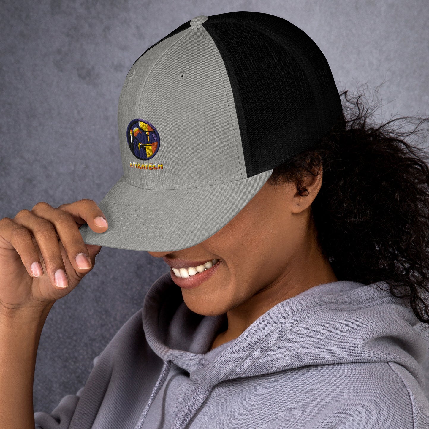 "Kitkatech" trucker lippis