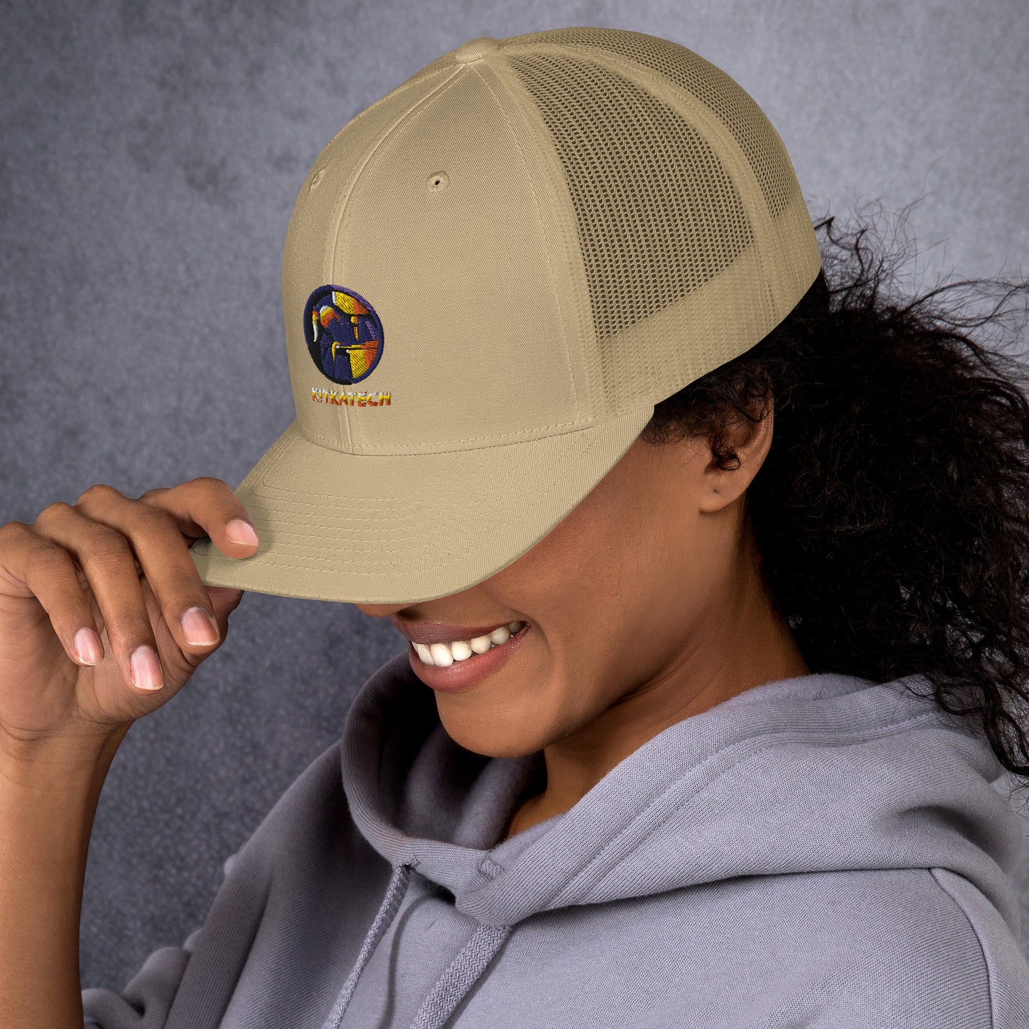 "Kitkatech" trucker lippis