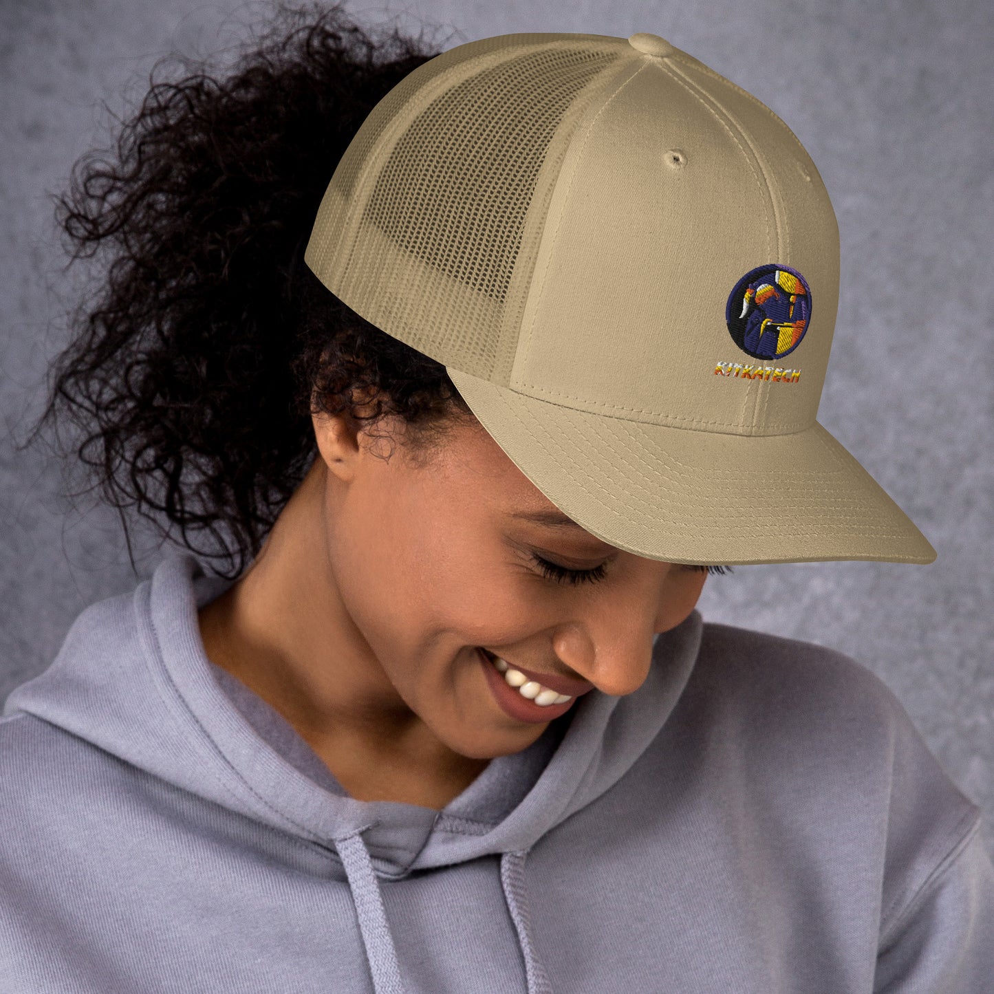 "Kitkatech" trucker lippis
