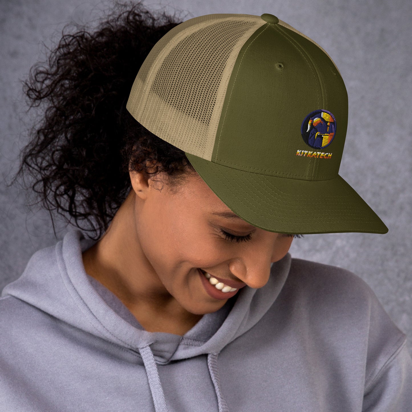 "Kitkatech" trucker lippis