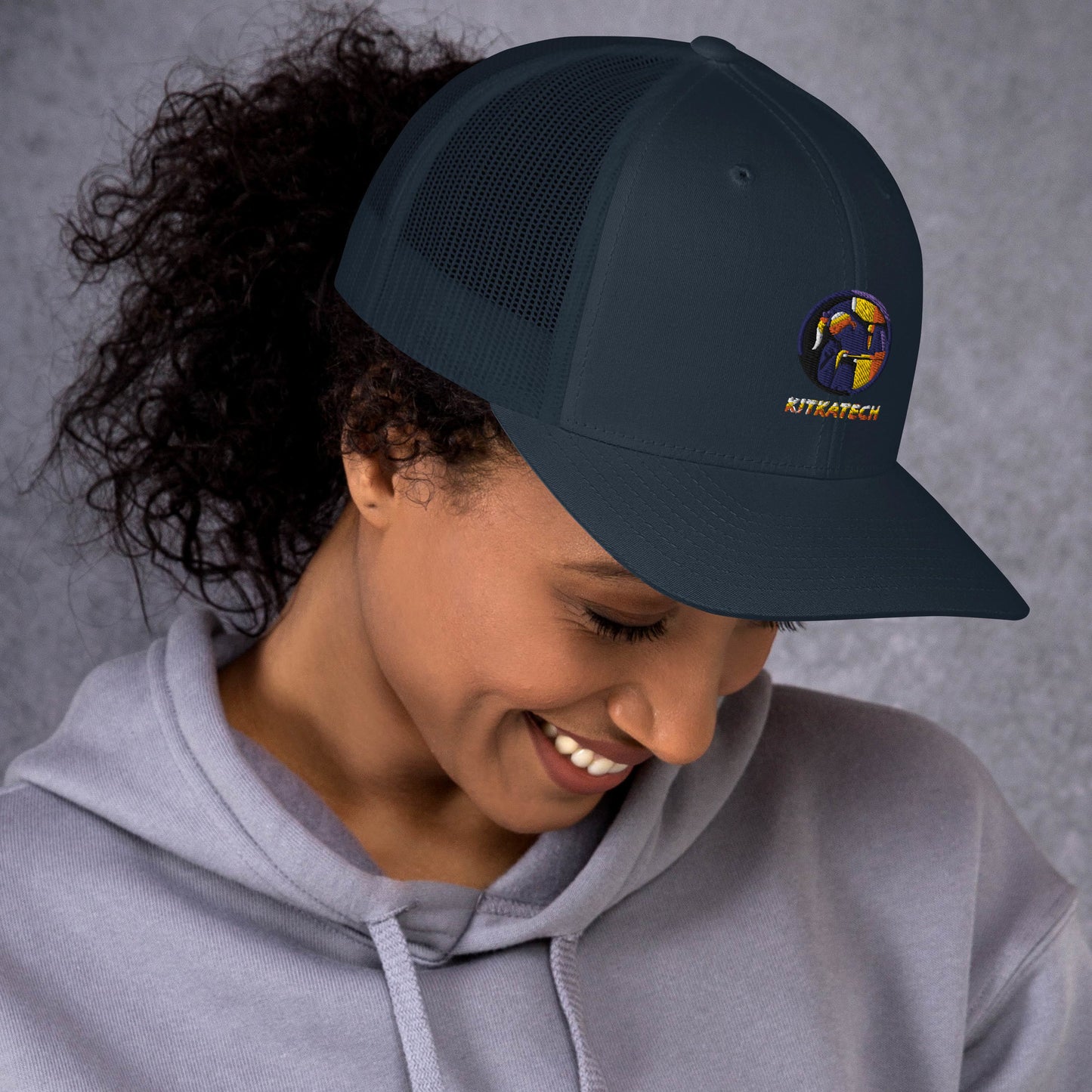 "Kitkatech" trucker lippis
