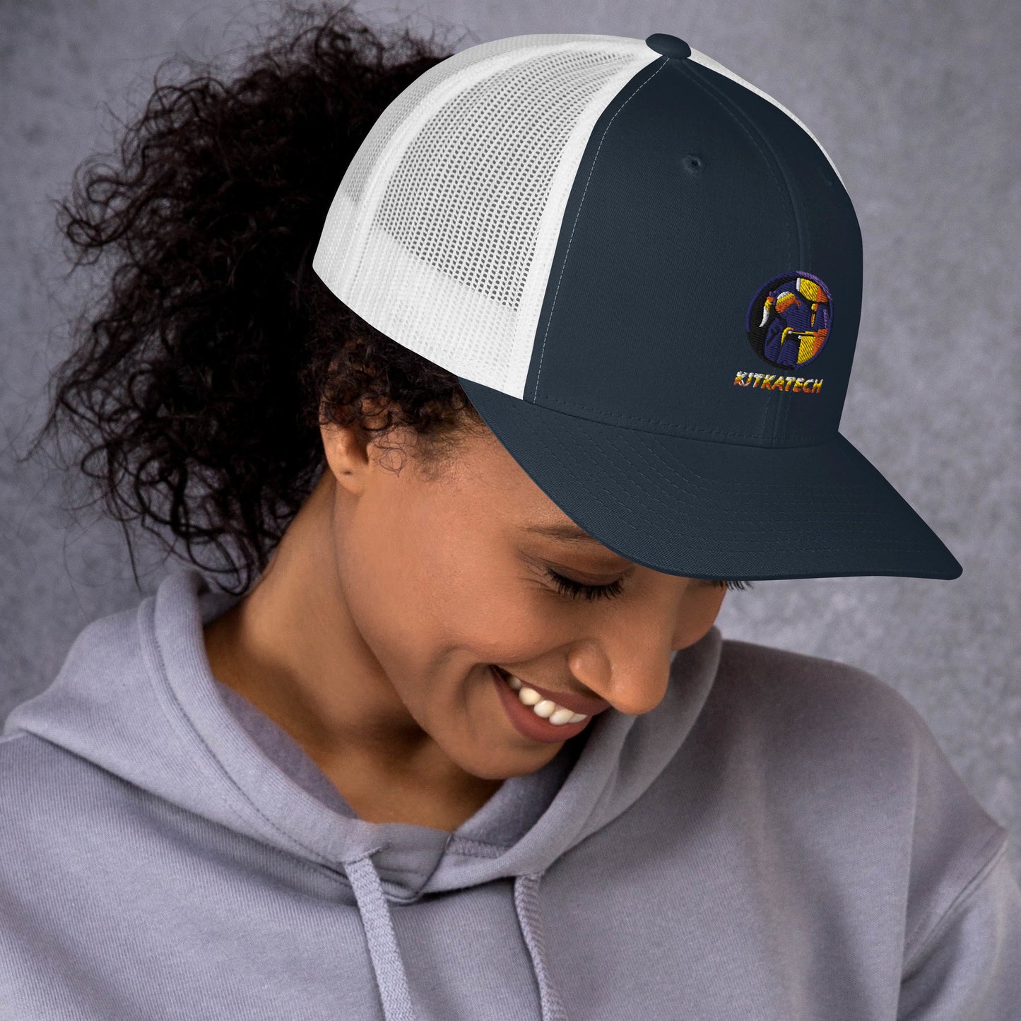 "Kitkatech" trucker lippis