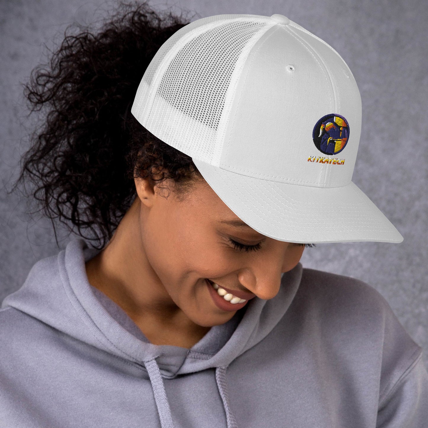 "Kitkatech" trucker lippis