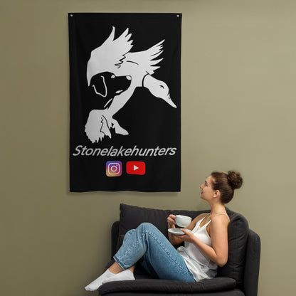 Wandbanner „Stonelake Hunters“, vertikal