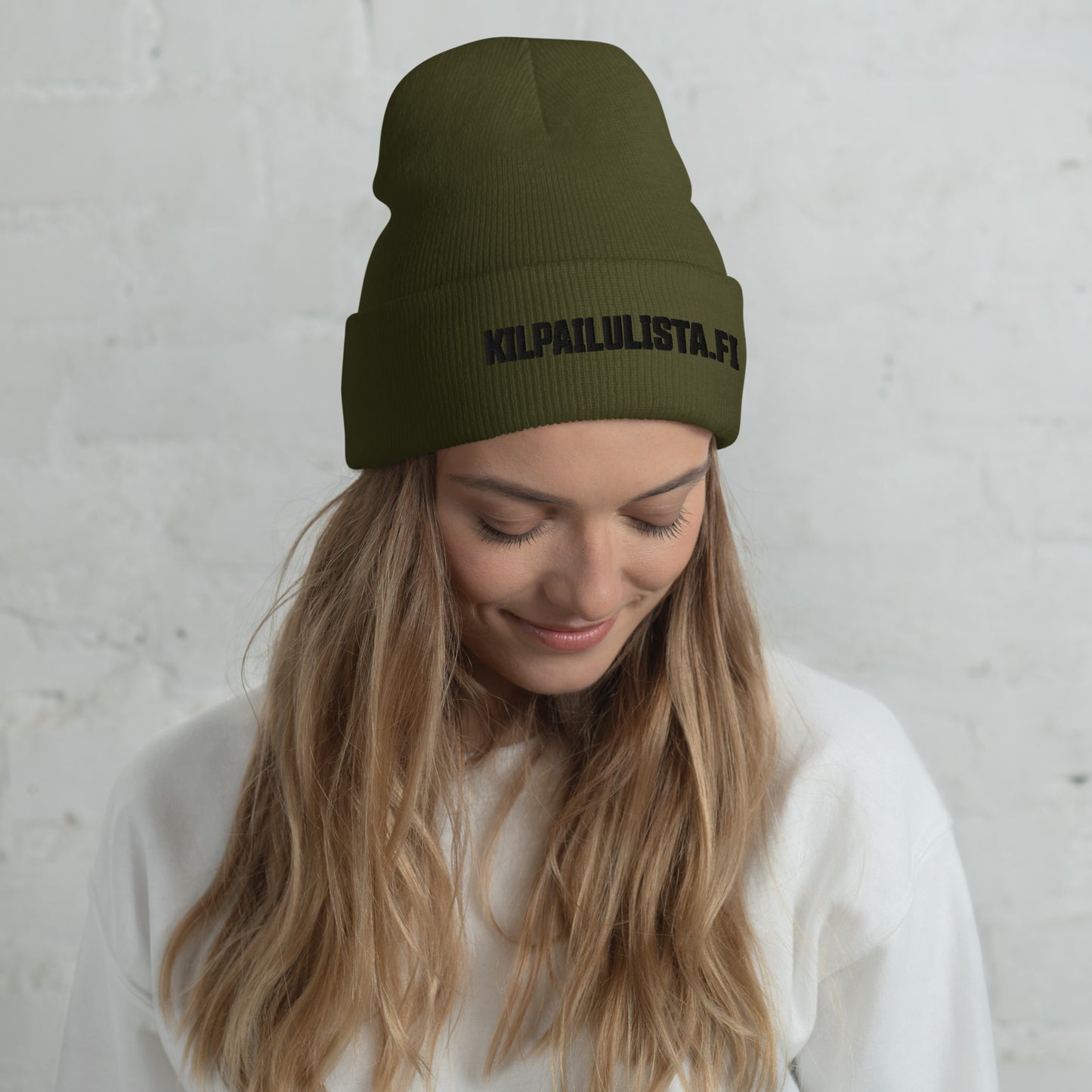 "Competition list" beanie with embroidery (black text)