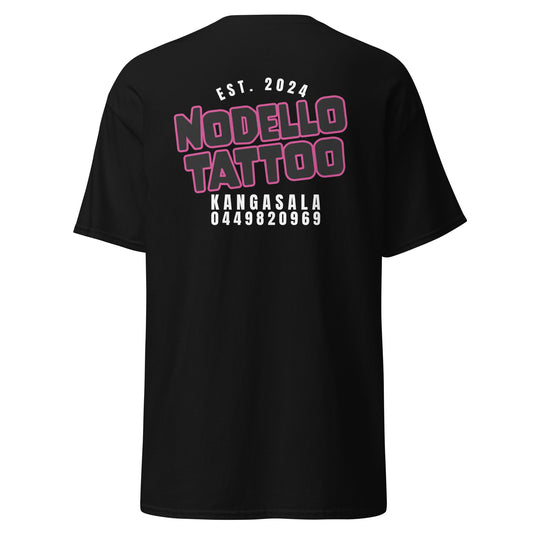 "Nodello Tattoo" unisex t-paita (logo selässä)