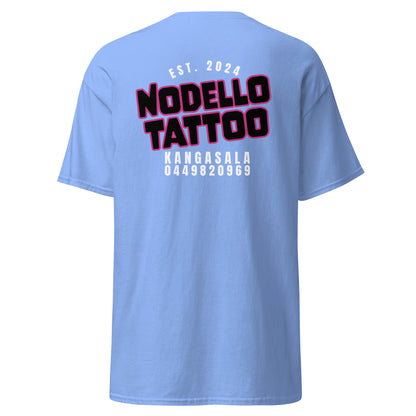 "Nodello Tattoo" unisex t-paita (logo selässä)