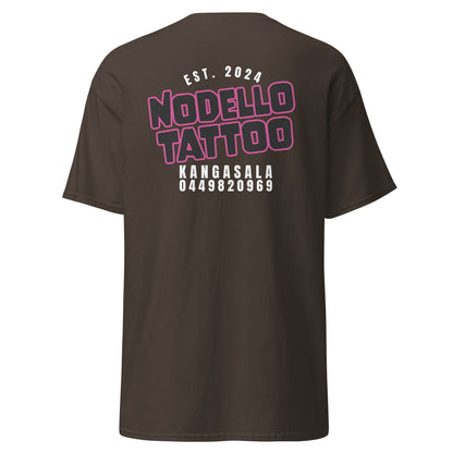 "Nodello Tattoo" unisex t-paita (logo selässä)